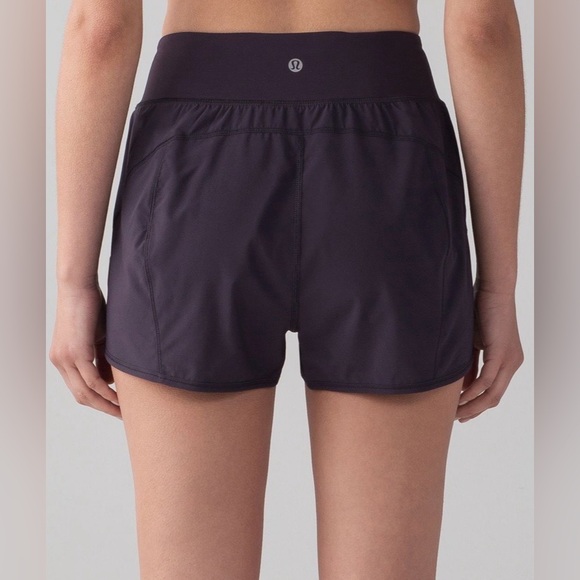 lululemon athletica Pants - 2017 Lululemon Lean In Short 2” Boysenberry Rare Retired Swift Size 6